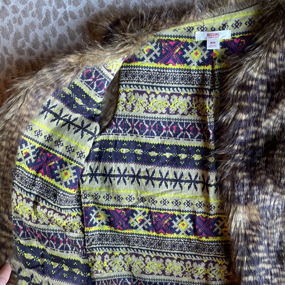 Mossimo Supply Co Faux Fur Brown Vest, size M. - Picture 3 of 4